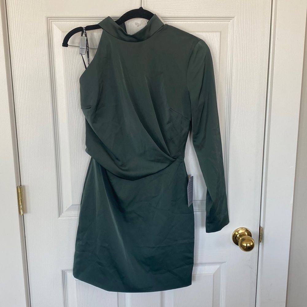 NWT LAVISH ALICE High Neck One-shoulder Cocktail Dress In Deep Pine Green - Picture 2 of 5